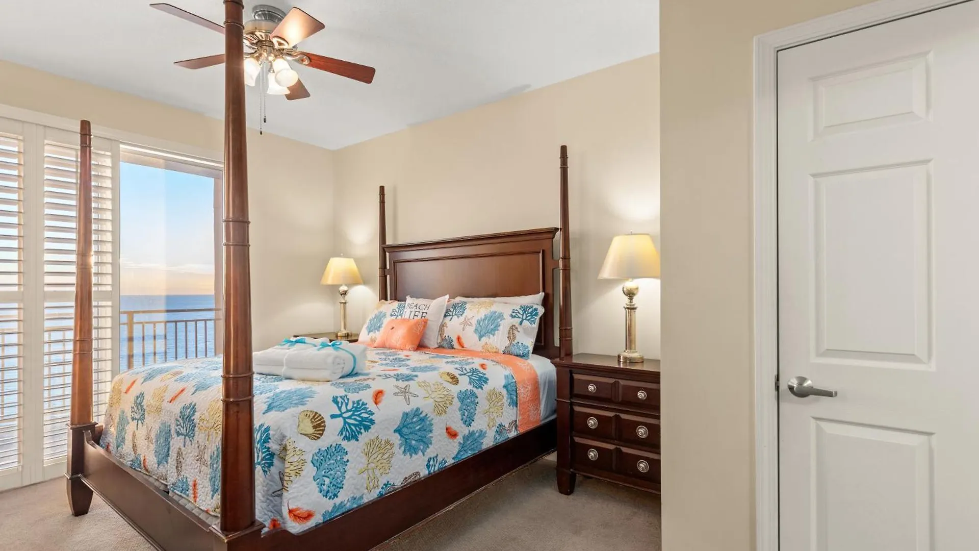 Holiday home Beachfront Bliss Awaits: 2-Bed, 2-Bath Condo At Sterling Reef - Sleeps 6! Panama City Beach