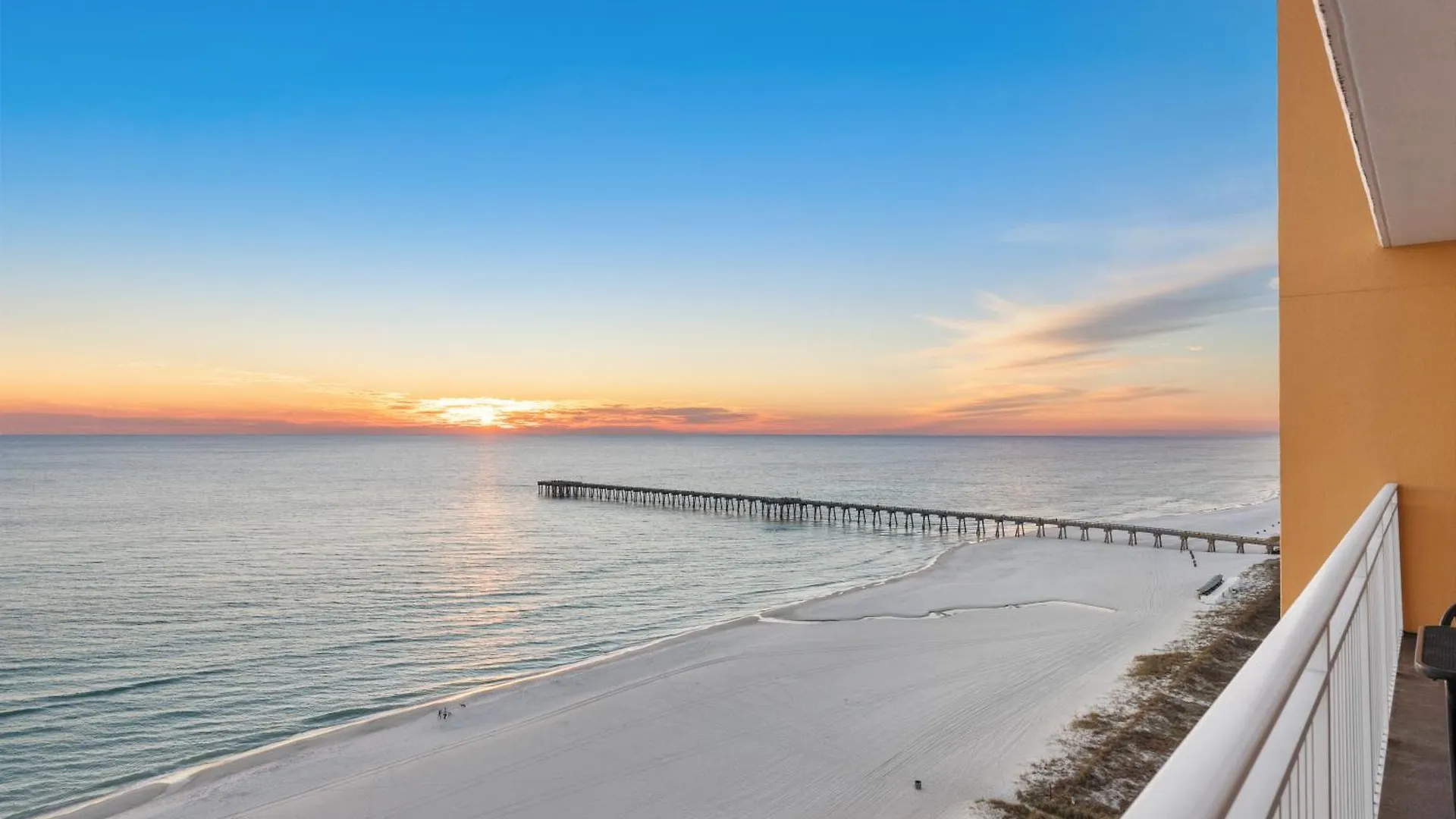 Beachfront Bliss Awaits: 2-Bed, 2-Bath Condo At Sterling Reef - Sleeps 6! Panama City Beach Holiday home