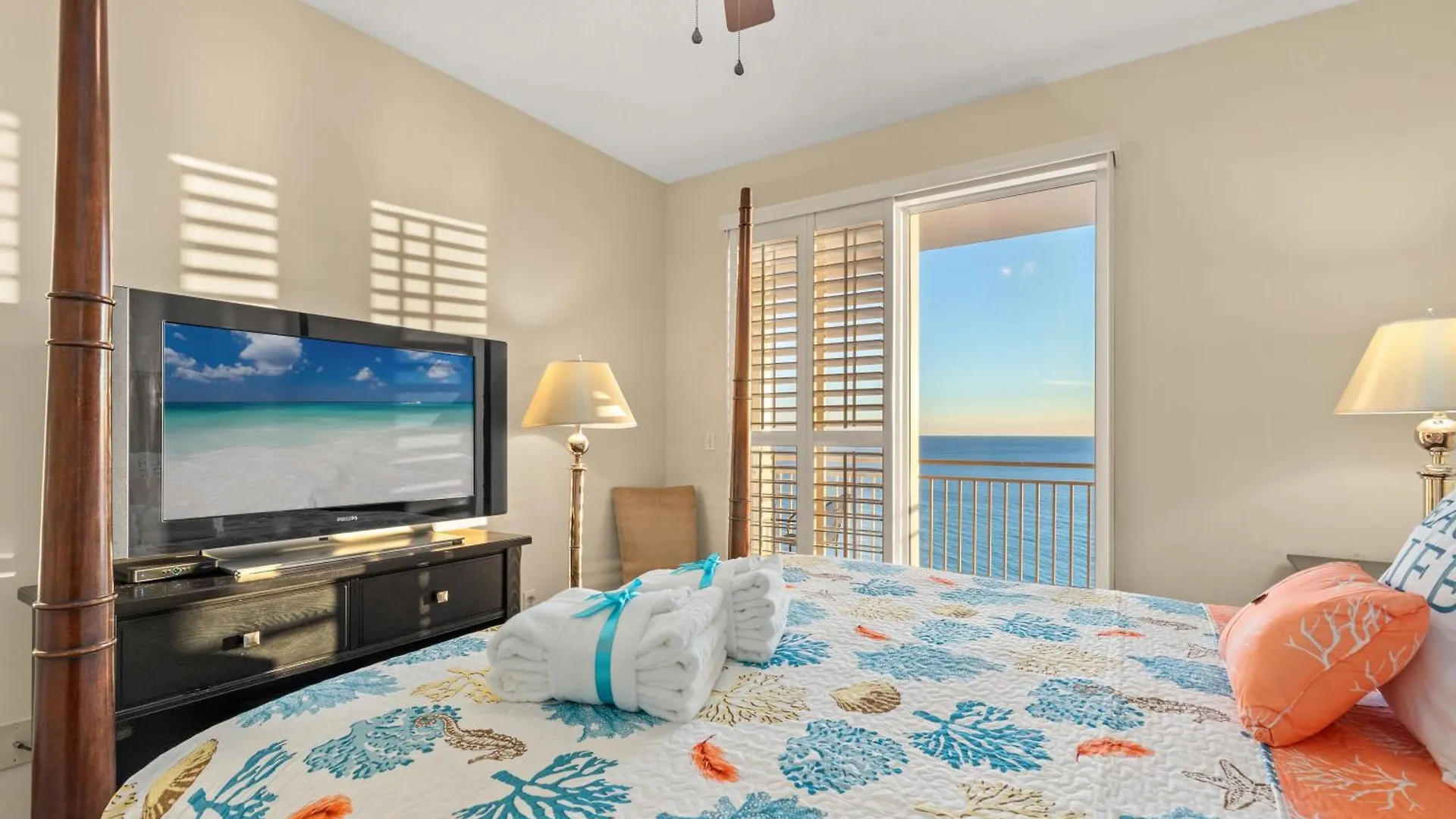 Beachfront Bliss Awaits: 2-Bed, 2-Bath Condo At Sterling Reef - Sleeps 6! Panama City Beach Holiday home