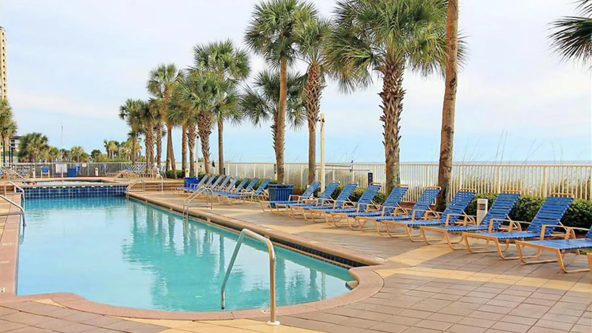 Beachfront Bliss Awaits: 2-Bed, 2-Bath Condo At Sterling Reef - Sleeps 6! Panama City Beach Holiday home